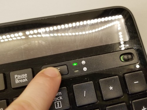 Logitech K750 Ultra Slim Kabellose Solar Tastatur mit USB Dongle Y-R0016 - Bild 2 von 13