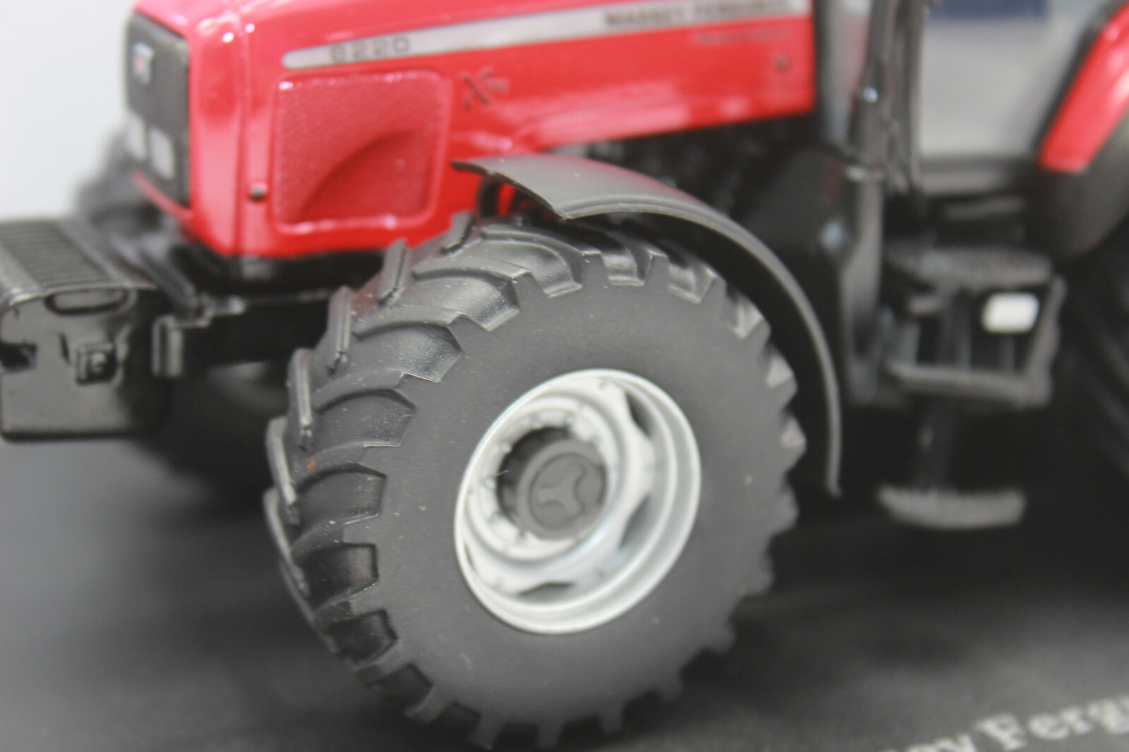 Uh 5331 Tracteur Massey Ferguson 8220 8220 8220 1 3 2 Nouvelles en Emballage D'Origine 31d64e Uh 5331 Tracteur Massey Ferguson 8220 8220 8220 1 3 2 Nouvelles en Emballage D'Origine 31d64e