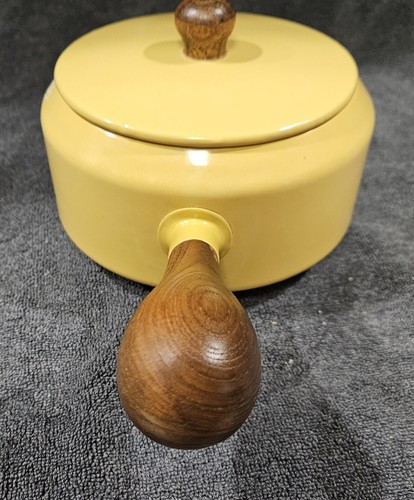 Vintage MCM gelbes Emaillegeschirr ~ 2 Quart Topf mit Deckel & Holzgriff - Bild 3 von 15