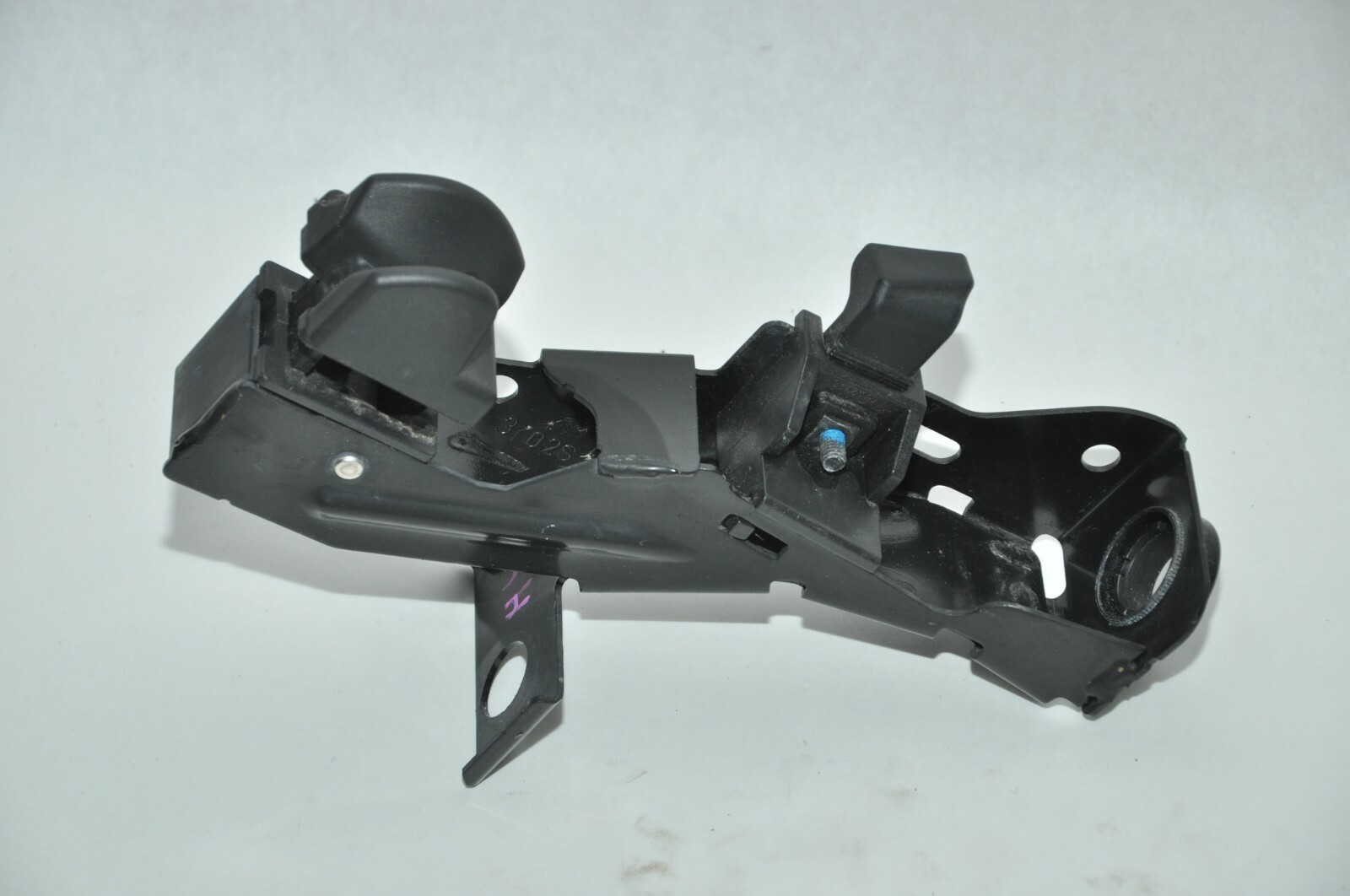 20072013 BMW 3 Series M3 Convertible Right Trunk Partition Latch