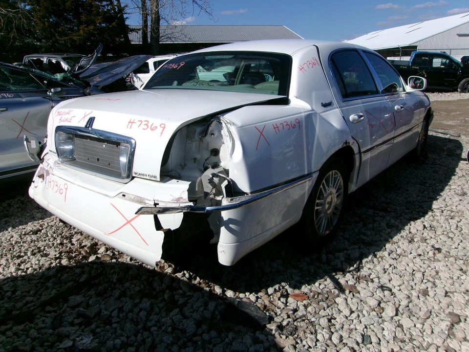 Conjunto de limpador de ar usado serve: 2010 Lincoln & Town Car 4.6 grau A - Imagem 3 de 4