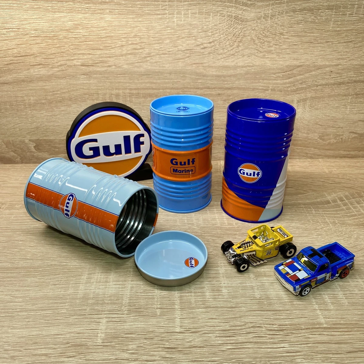 Charles Whitworth Gulf Oil Collectibles (Poche