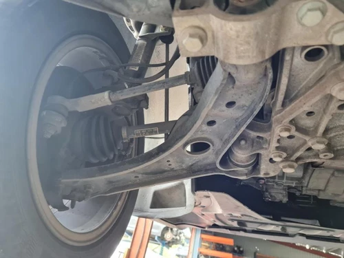 Brazo Suspension Inferior Delantero Izquierdo para VOLKSWAGEN JETTA V (1 155118
