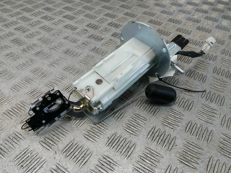 Bomba de combustible Suzuki GSXS 1000 F (2015>) Foto 3 de 4