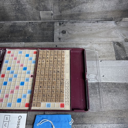Scrabble Crossword Game Travel Edition 1978 Red Plastic Case Complete - Picture 3 of 16
