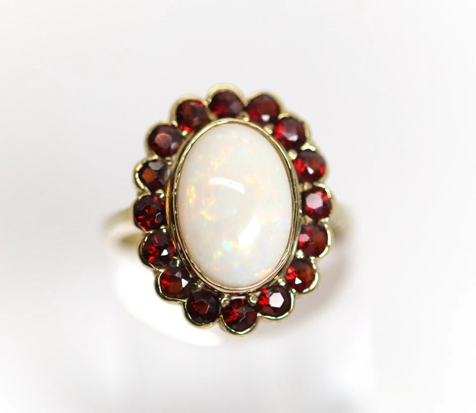 Gelbgoldring Opal Granat Kranz 333 – 8kt, Milchopal Cabochon, Stern Blume Rg. 57 - Bild 1 von 4