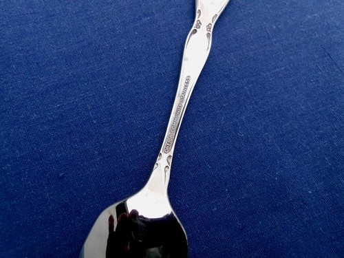 ONEIDA COMMUNITY STAINLESS *CHATELAINE* ( LOT OF 4 ) CHILD  BABY SPOONS UNUSED - Picture 4 of 5