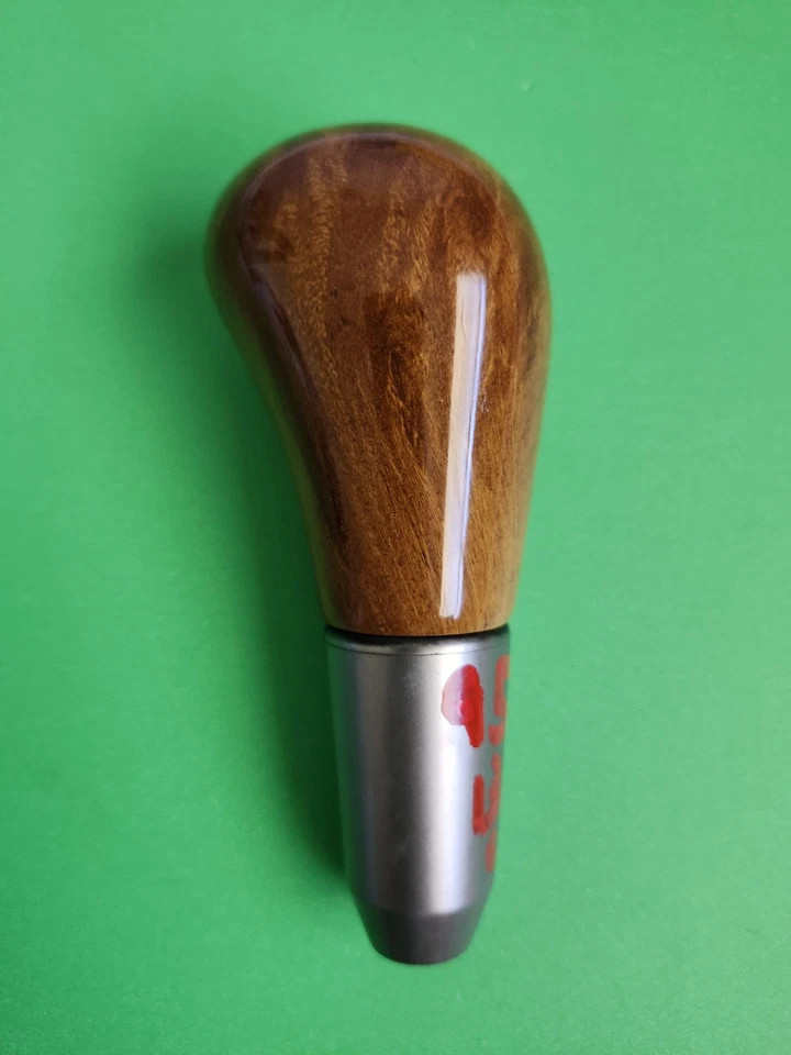 Perilla de cambio roscada de grano de madera de 5".  (Infinity i35 2003) Foto 2 de 4