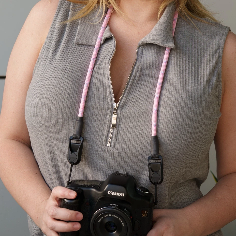Correa para cuello/muñeca de cámara rosa/negro blanco y diseño pico anclajes exclusivos Foto 3 de 4