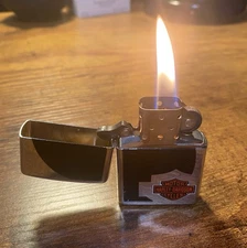 2006 Zippo Harley Davidson Lighter  Bar & Shield Woven Carbon Fiber Satin Chrome