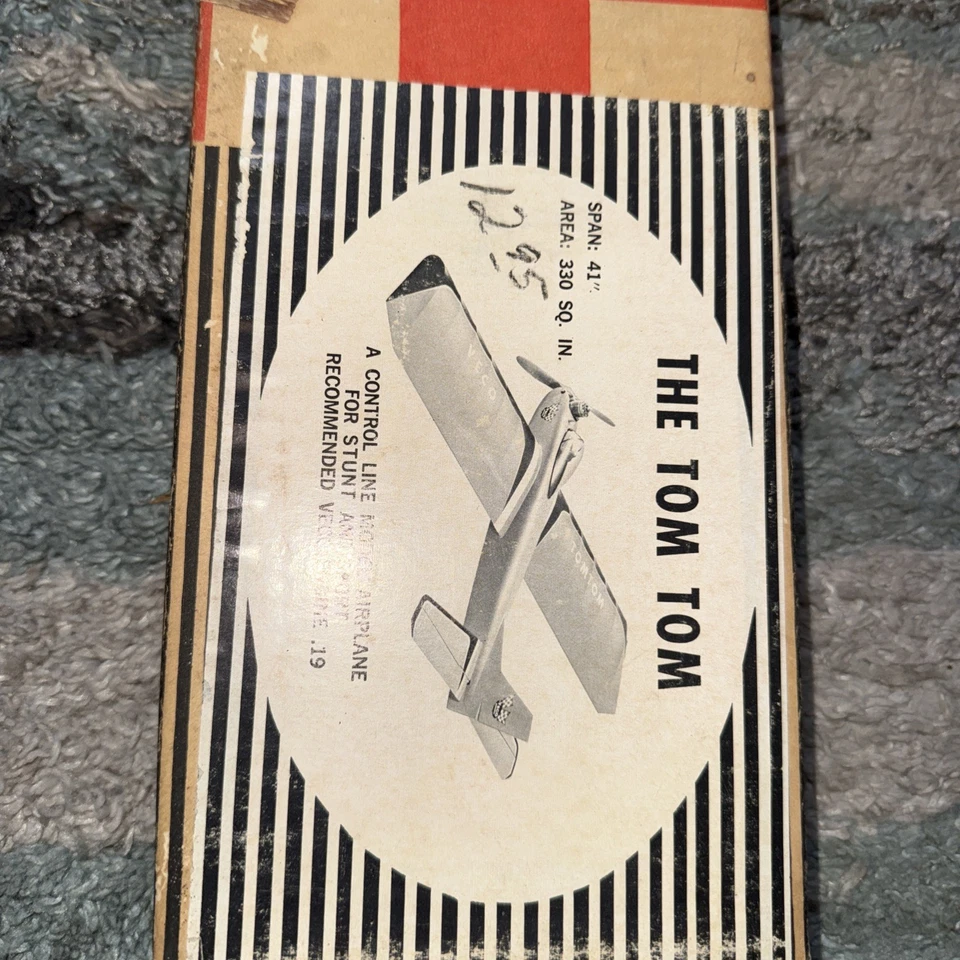 RARO NOVO NA CAIXA 1964 DUMAS PLANE THE Tom Tom RCnFLIGHT /ELEC 41"WS .19 Motor - Imagem 3 de 4
