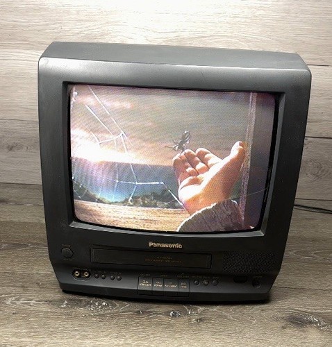 Panasonic PV-M1347 13" CRT TV VCR Combo | FM Radio | Retro Gaming | No Remote - Picture 3 of 12
