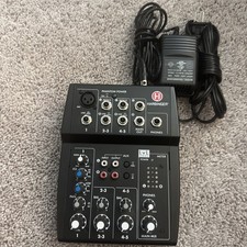 Harbinger L502 5-Channel Mixer with XLR Mic Preamp Power Cord Included 