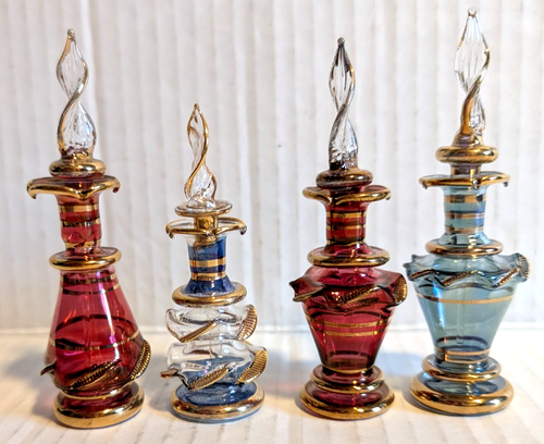 4 Vintage ägyptische mundgeblasene Glas Dschinn Parfüm Flaschen rot blau Goldrand 4" - Bild 2 von 5