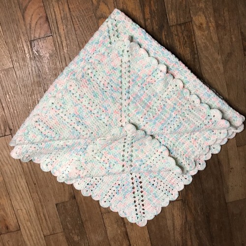 New Hand Made 4 Piece Baby Set Blanket Bonnet Booties Sweater Christening Afghan - Picture 10 of 11
