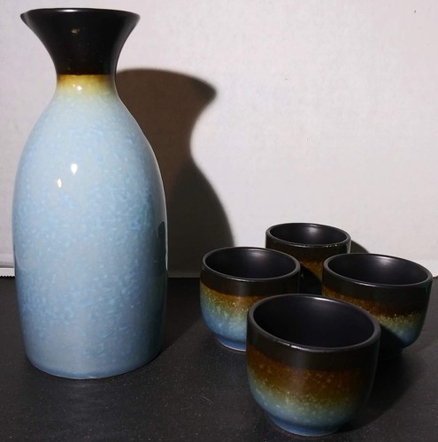 Oenophilia Osaka Sake Set Drink Decanter and Cups Set 5 Piece Ceramic Blue - Picture 3 of 10