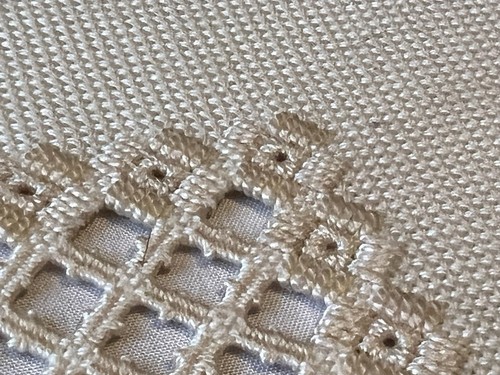 cremefarben bestickt Kreuzstich Nadelspitze kleine Tischdecke geometrisch - Bild 13 von 21