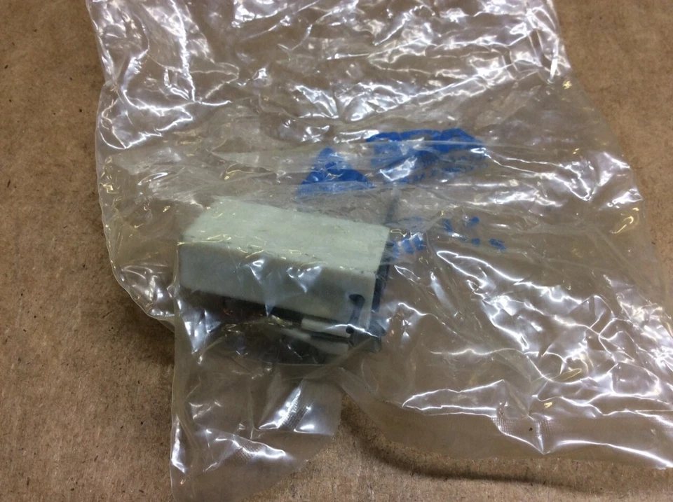 Новый держатель щетки генератора Borg Warner X386 - Изображение 4 из 4