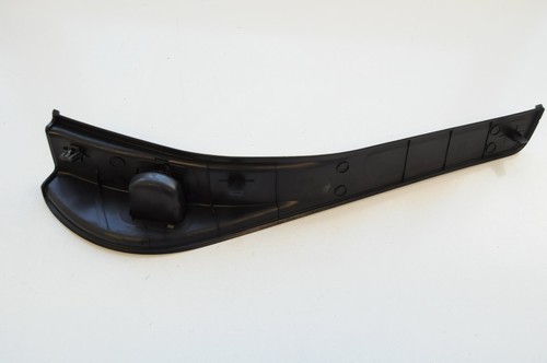 Subaru Impreza 2.0 D 2010 RHD Door Sill Trim Kit 94060FG050 2175723 - Picture 7 of 10