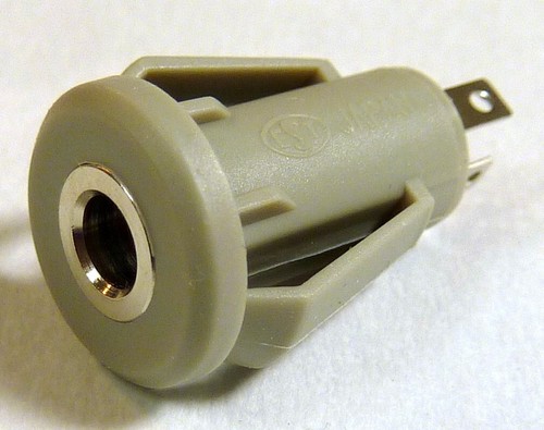 Philmore 3.5mm 4 Pole Conductor TRRS Snap-In Panel Mount Chassis Phone Audio Jac - Picture 1 of 4