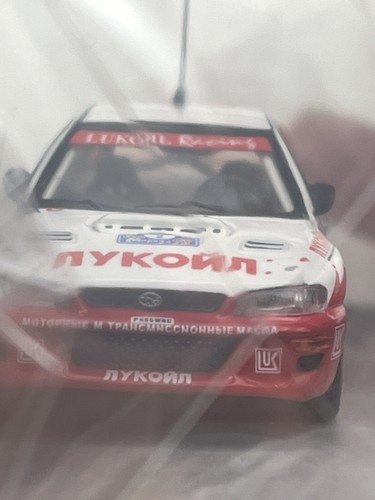 Coche de metal fundido a presión modelo deportivo 1:64 OKM blanco Impreza WRX STI WRC GC8 #2 - Imagen 4 de 6
