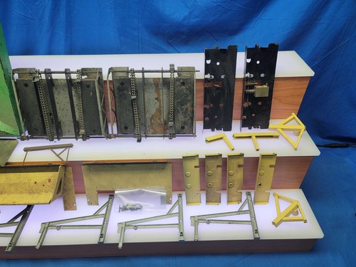 Lionel Vintage Postwar O Gauge 164 Lumber Shed Parts LOT - Picture 10 of 10