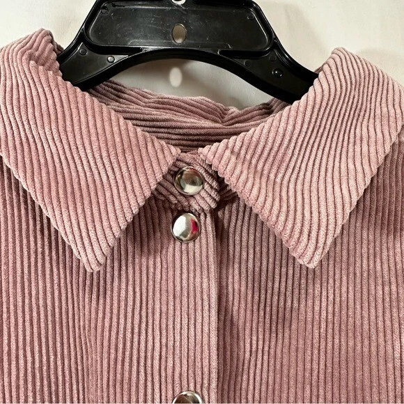Sobrecamisa de pana con botones de manga larga Vero Moda para mujer en rosa polvoriento talla 16 Foto 2 de 4