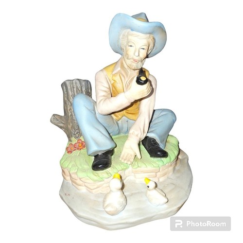 Vintage porcelain figurine old man smoking pipe farm country feeding ducks 1994 - Picture 1 of 11