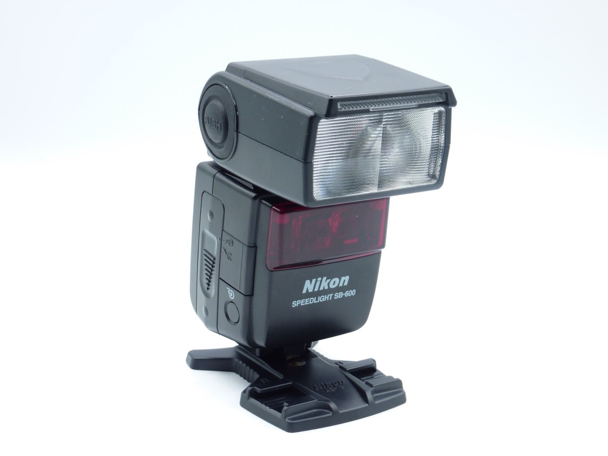 Nikon Speedlight SB-600 Shoe Mount Flash for Digital SLR