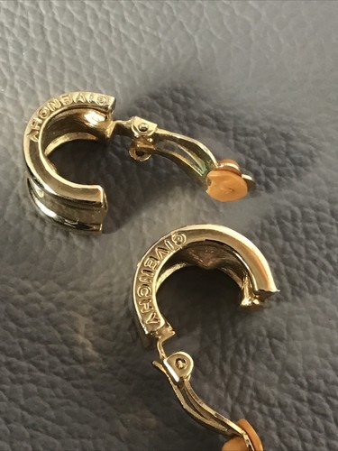 Pendientes con clip de medio aro de estrás dorado vintage Givenchy - Imagen 4 de 8