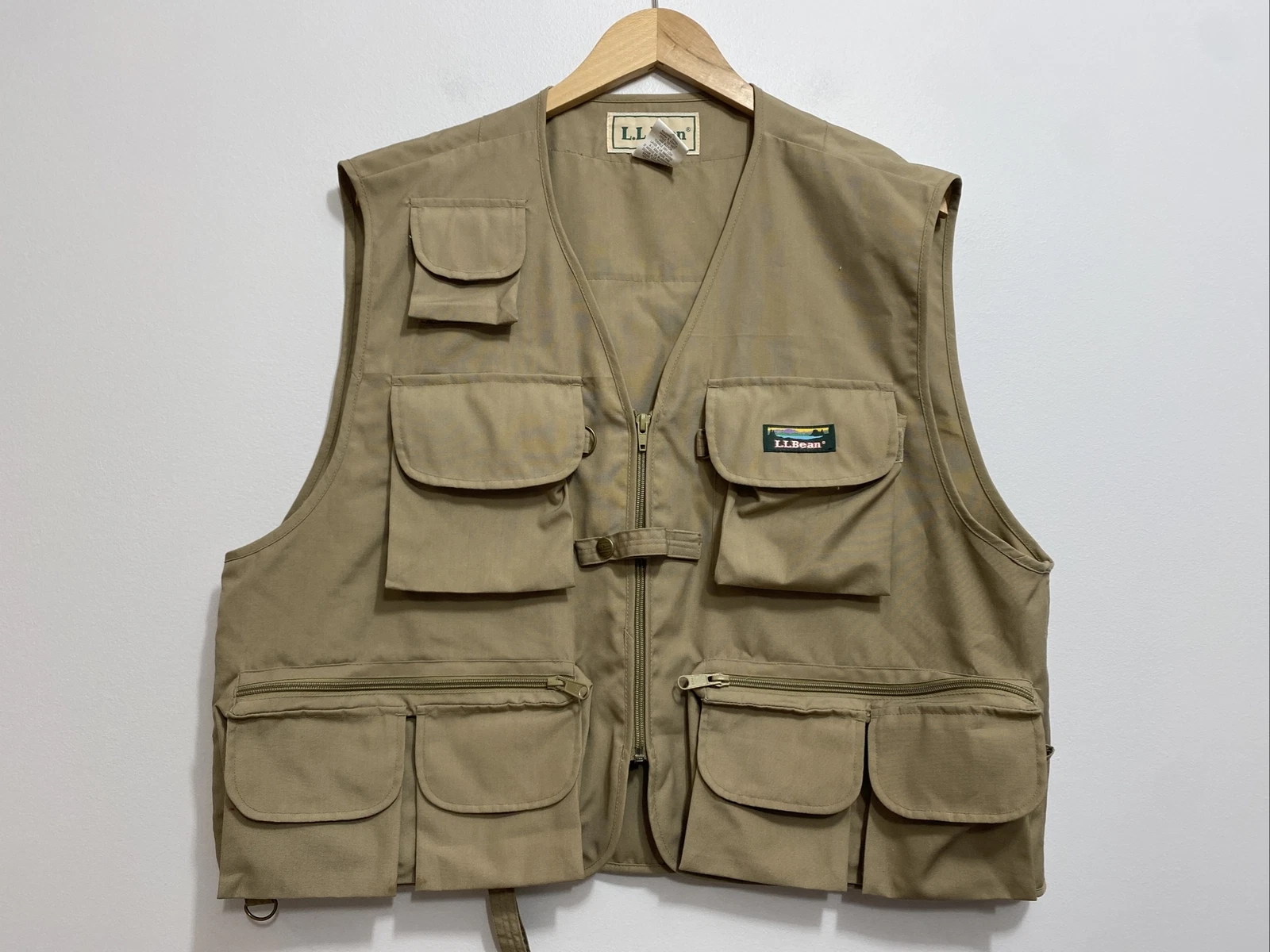 1993 L.L. Bean Mens Fly Fishing Vest Khaki Beige Size XL Camping Outdoor Pockets
Opens in a new wind