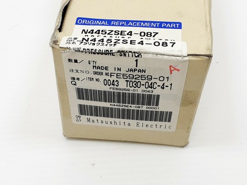 New SMC ZSE40-C6-30-M Pressure Sensors - Picture 4 of 8