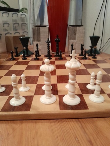 Antique Style Reproduction Camel Bone Chess Set Complete The Chess Centre London - Picture 5 of 16
