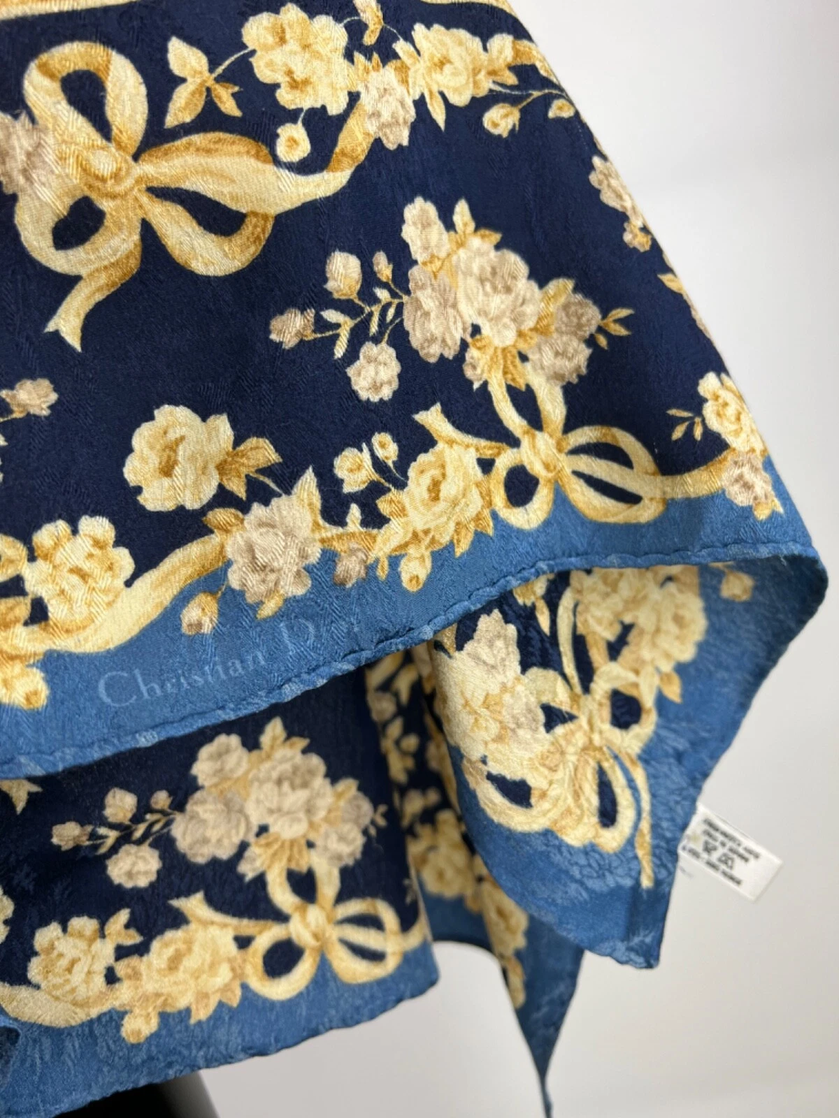 Foulard en soie Christian Dior vintage