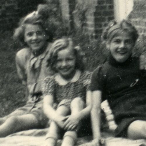 France Fives Lille Catholic Group Ames Vaillantes Origny en Thierache Photo 1946 - Foto 2 di 3