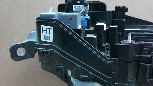 12-17 Toyota Camry Engine Fuse Box Relay Junction Block Panel 2012-2017 - Picture 6 of 8