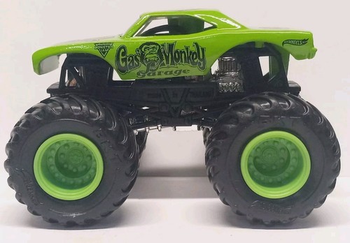 2017 Hot Wheels 1:64 Scale Monster Jam • Gas Monkey Garage Truck with Crush Car - Picture 7 of 12