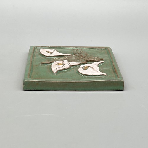 VTG NOS White CALLA LILY Green Arts & Crafts 4" CALIF ART POTTERY TILE Donnal - Picture 8 of 12