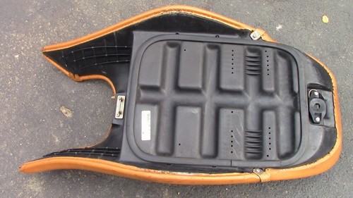 00 SEADOO GTX RFI 787 FRONT SEAT ASSEMBLY 269000606  - Picture 5 of 5