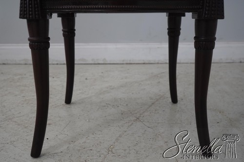F64150EC: Vintage Needlepoint French Classical Stool Or Ottoman - Picture 6 of 13