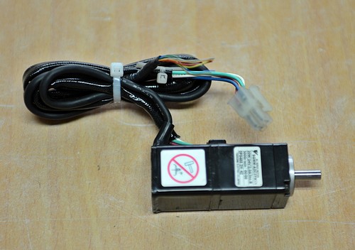 Yaskawa Servo Motor SGMM-A2C3YK11 - Picture 1 of 3