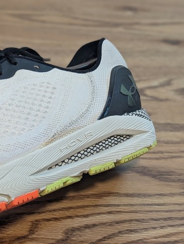 Under Armour HOVR Sonic 5 Beige Men's  Sneakers Shoes 3024898-101 Size 10.5 - Picture 12 of 14