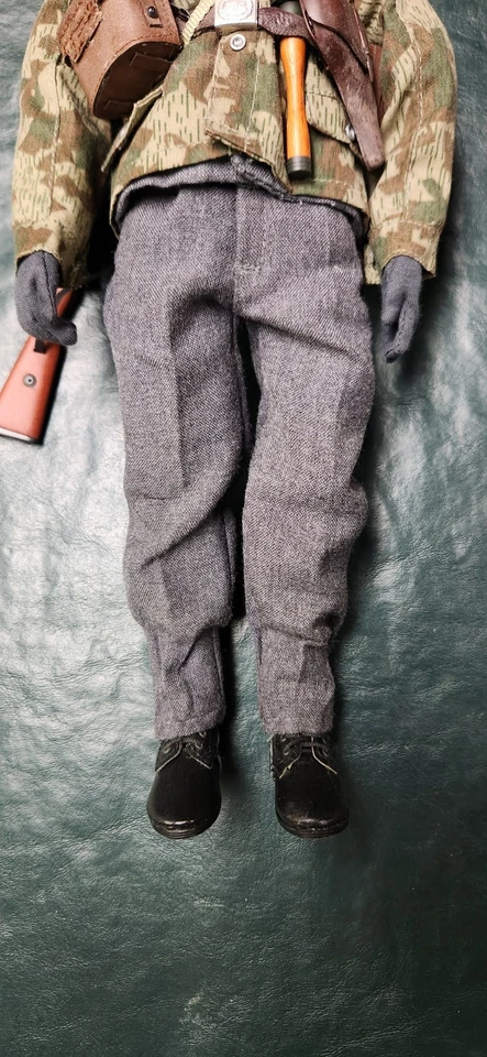 1/6 WWII German Luftwaffe Soldier - Image 3 of 4