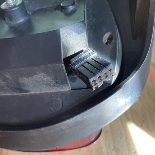 Conjunto de luz de cola/freno Harley Softail con soporte para placa de licencia cubierta cromada - Imagen 6 de 11