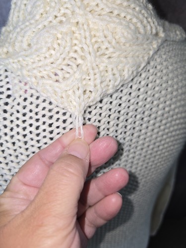 Vintage Damen langer cremefarbener Strick Staubtuch Cardigan Pullover vorne offen Zopfmuster Größe 1X - Bild 8 von 23