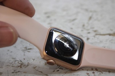 Apple Watch Rose Gold with Pink band- series 5, 40MM | eBay