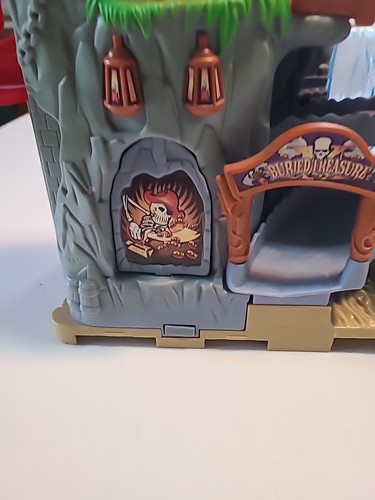 Untested Matchbox Buried Treasure Pirate Castle Lights &Sound Interactive Skull - Picture 3 of 8