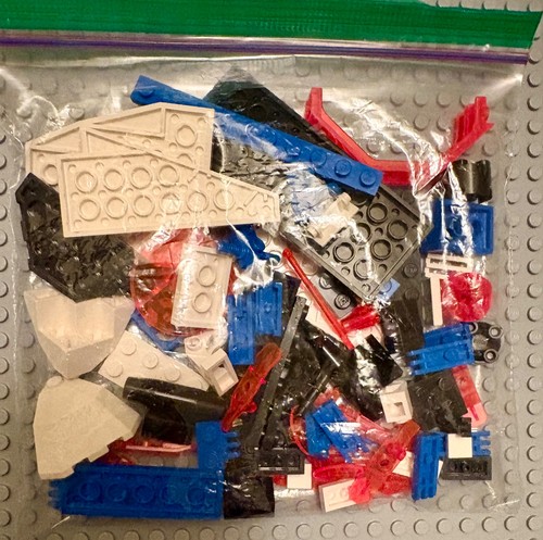 LEGO Space: Blizzard Baron (6879) 99% Complete w/ 3 Minifigures (Missing 1 Tile) - Picture 6 of 8