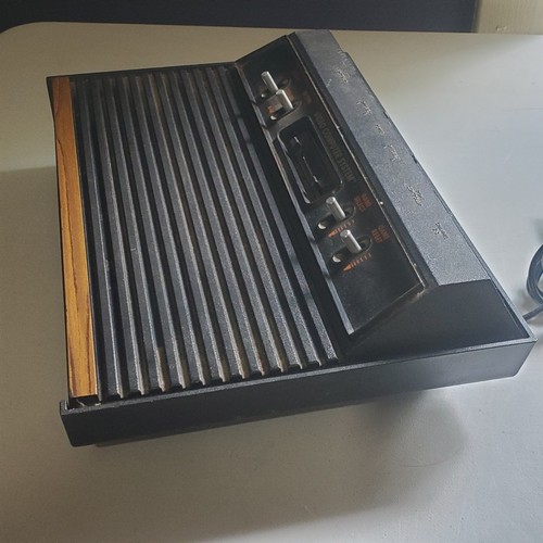 Console ATARI CX2600A solo NON TESTATA e VENDUTA per ricambi spedizione veloce - Foto 4 di 6