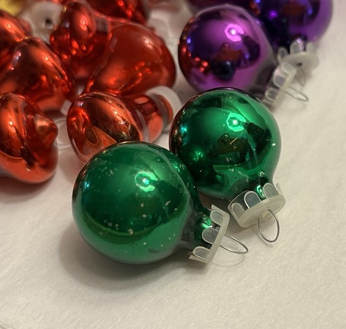 24 Vintage Mini Federbaum 1" Quecksilber Glas Glocke/Kugel Weihnachtsschmuck Posten Kunststoffkappe - Bild 7 von 10